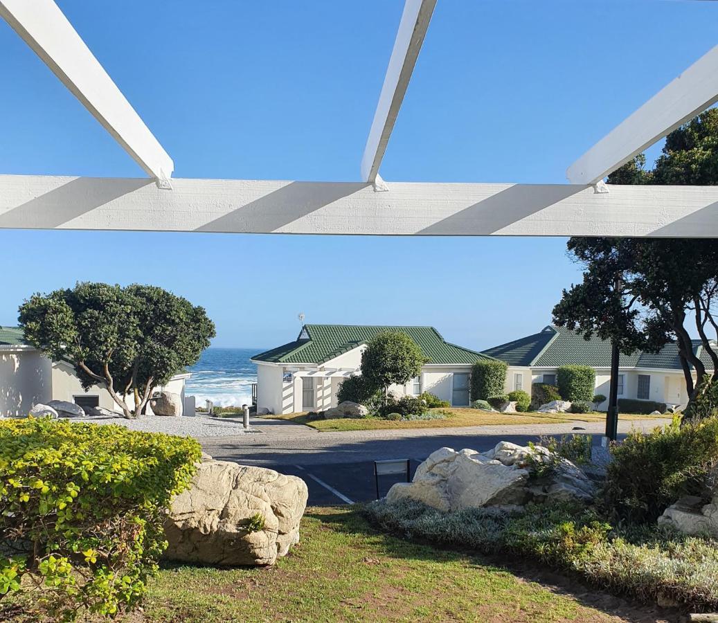 57 Whale Rock Estate Apartment Hermanus Bagian luar foto