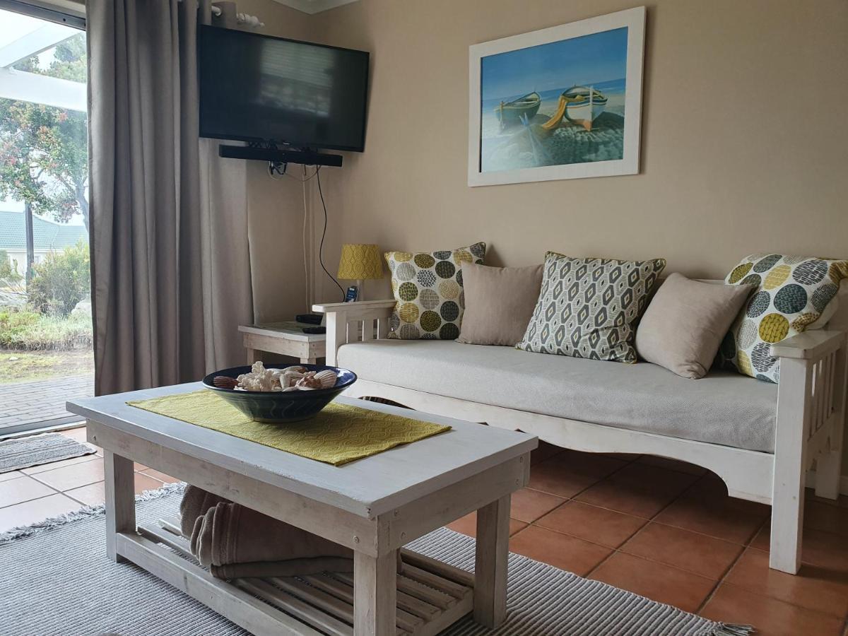 57 Whale Rock Estate Apartment Hermanus Bagian luar foto