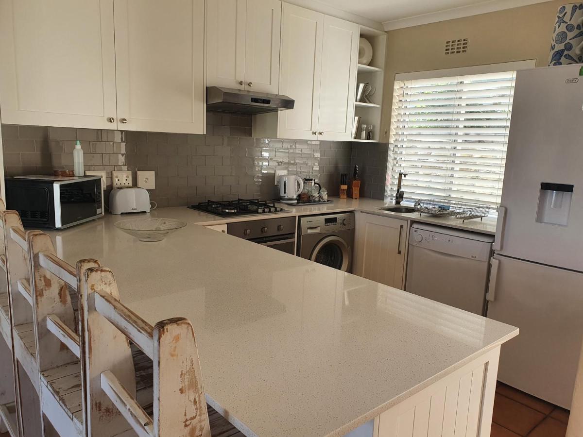 57 Whale Rock Estate Apartment Hermanus Bagian luar foto
