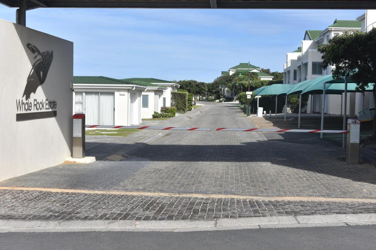 57 Whale Rock Estate Apartment Hermanus Bagian luar foto